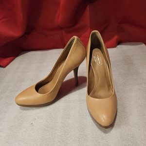 Coach leather tan pumps size 5.5